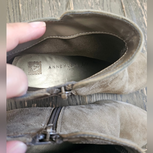 Anne Klein Brown Side Zip Boot Heel Size 7 Booties Shoe Leather Upper - Picture 2 of 13